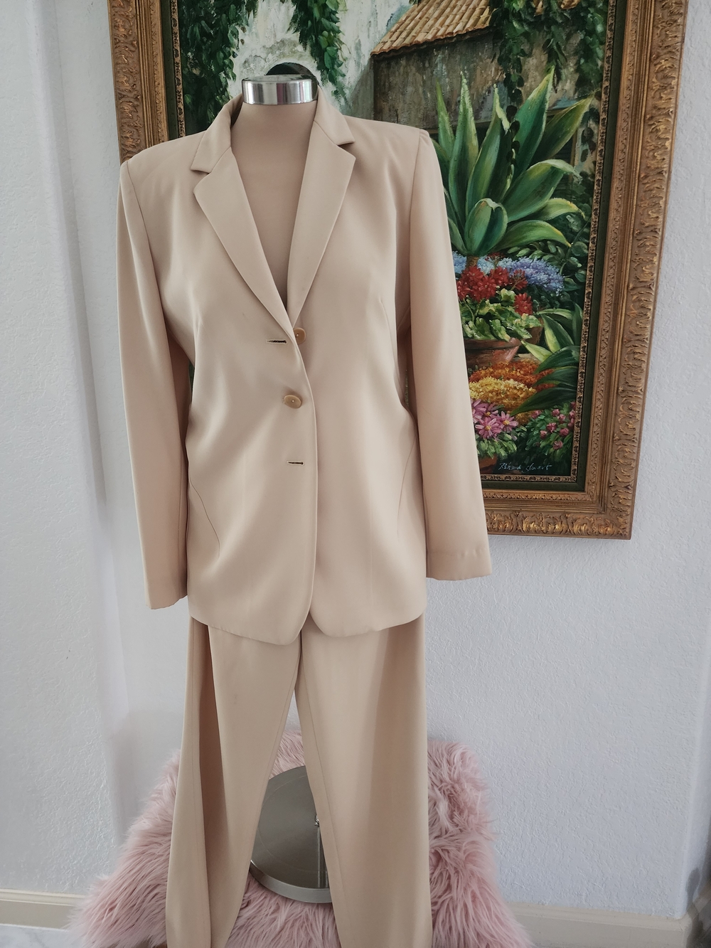 TREND | Classic Beige Women's Pantsuit with Blazer